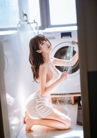 黄一级_十万网红美女美酱
