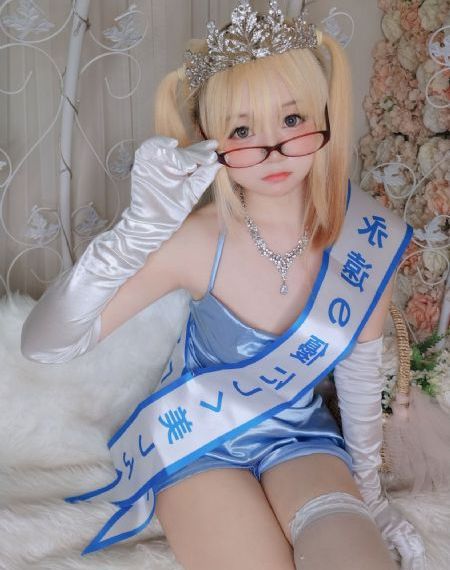 脱下衣服的漂亮姐姐_BD高清视频播放